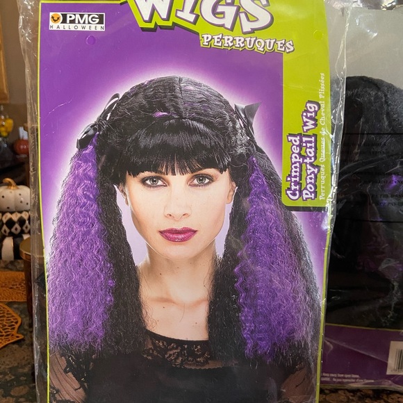Halloween Wigs!🎃 - Picture 2 of 2